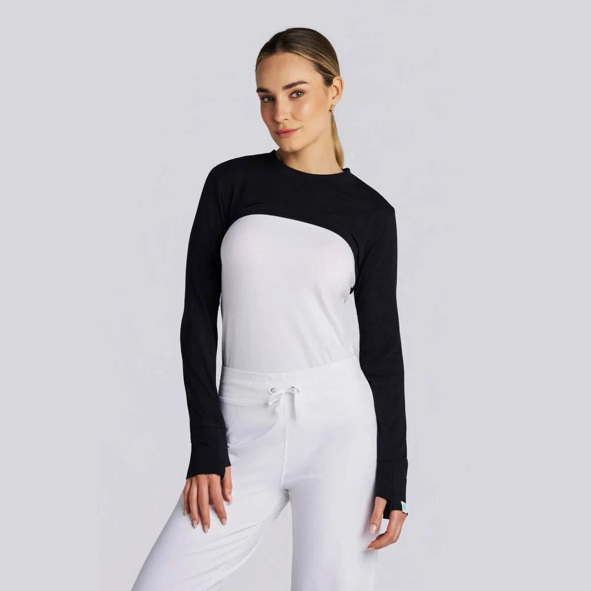Bolero Luna color Negro de Coolibar con protección solar