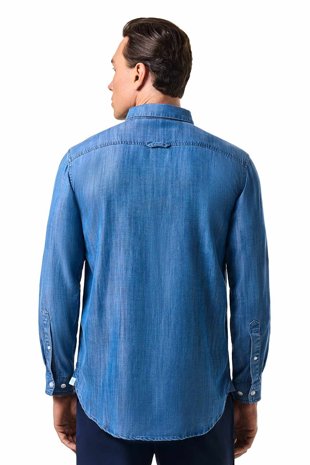 Camisa Carson de Coolibar, vista posterior