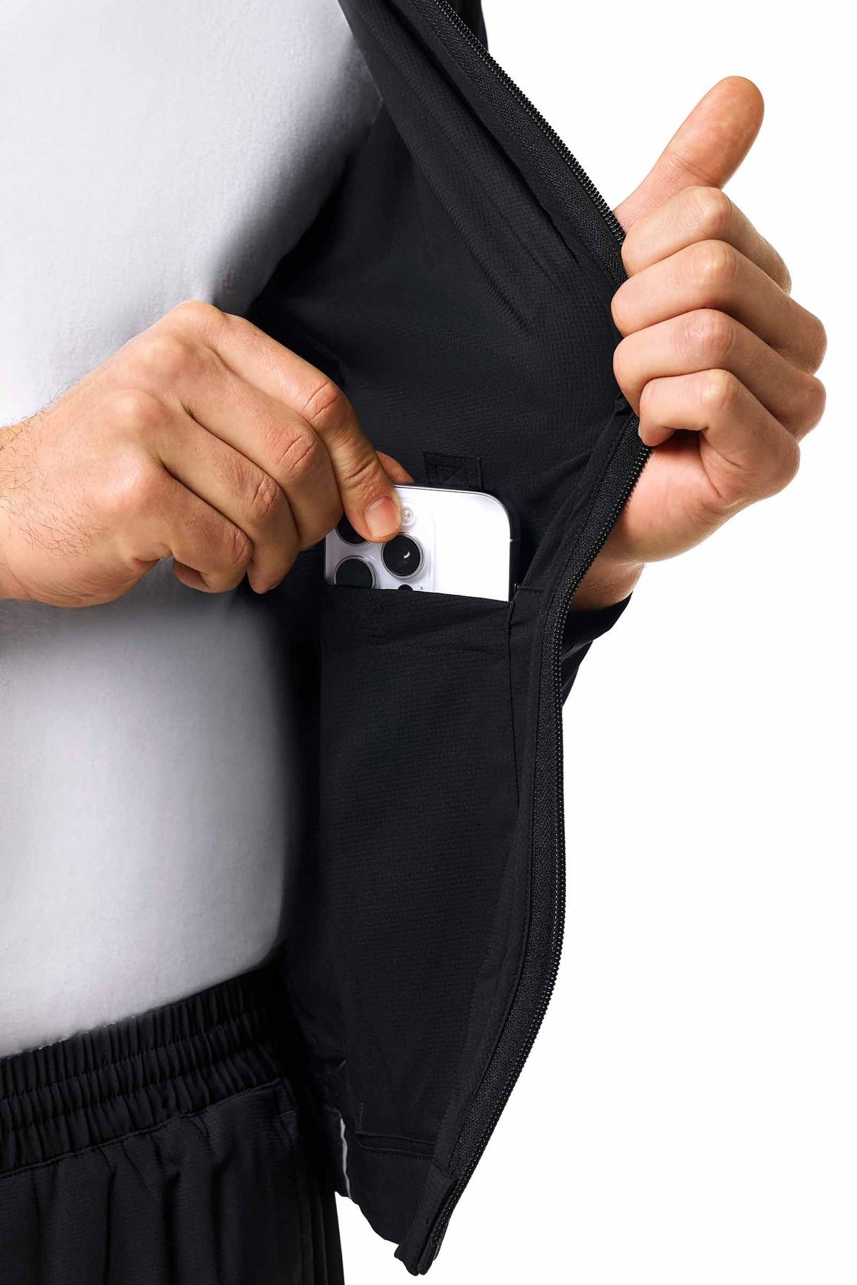 Chaqueta Outpace color Negro de Coolibar, detalle